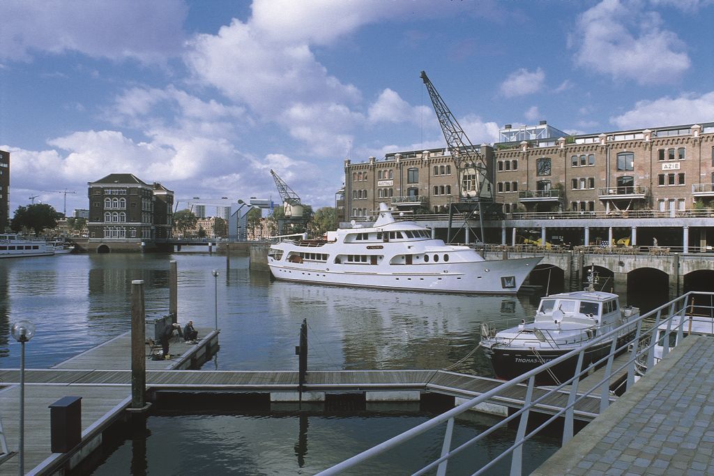 Harbor,_rotterdam_300dpi_146x97mm_C