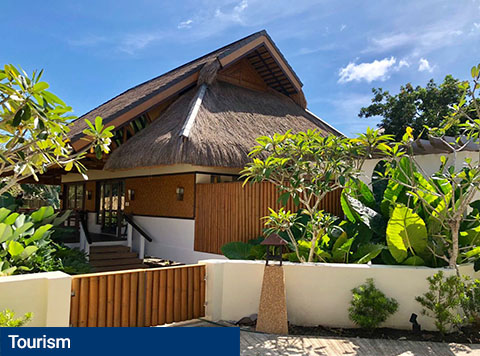 Experience True Luxury In a Tropical Paradise